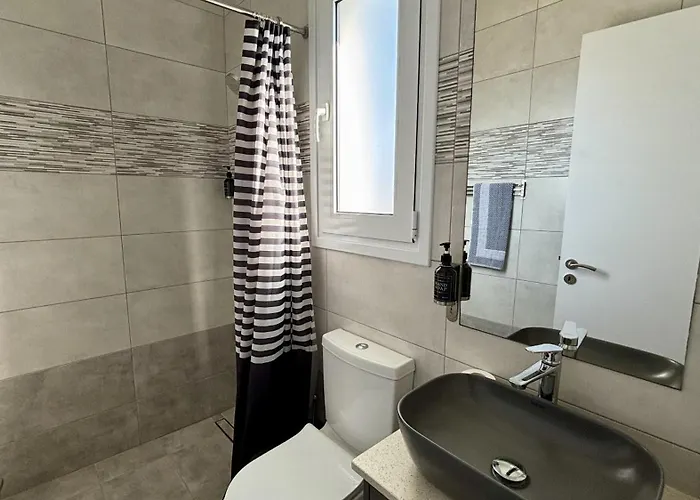 Sunrise With Pool By Trulycyprus וילה