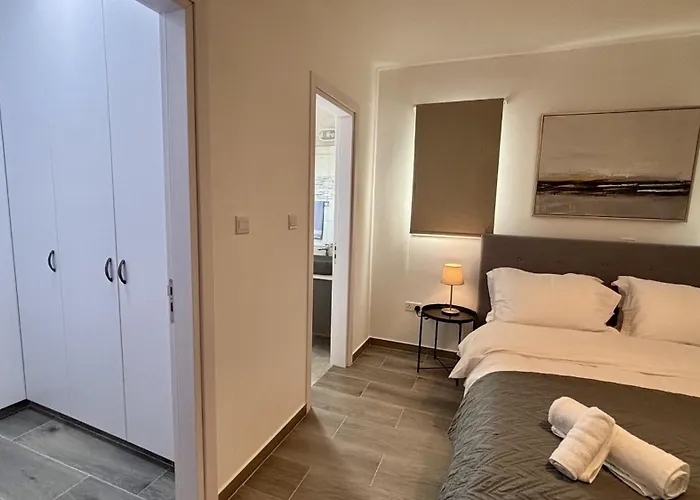 Sunrise With Pool By Trulycyprus וילה