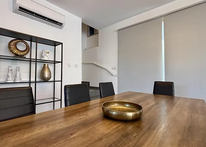 Sunrise With Pool By Trulycyprus וילה *