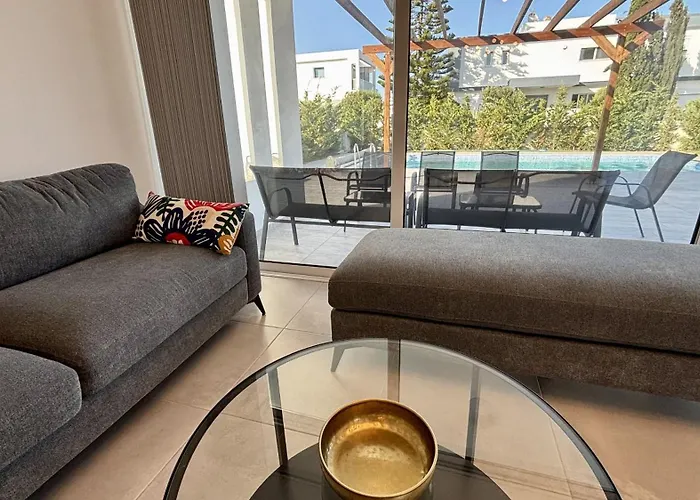 Sunrise With Pool By Trulycyprus וילה פריווליה